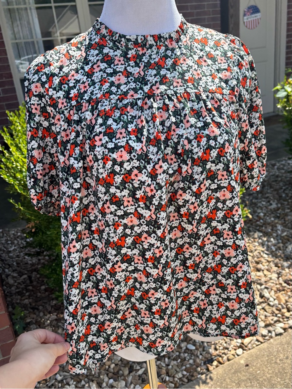 Floral Short-Sleeve Peasant Top in Black & Coral